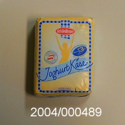 Quaderförmiger (12 x 9 x 3,5 cm), halbharter, halbfetter, gereifter Schnittkäse mit feiner Bruchlochung und leicht säuerlich-salzigem, mildem Geschmack, mit einem Fettgehalt von 40 GHT oder weniger, einem Wassergehalt in der fettfreien Käsemasse von 52 GHT bis 62 GHT sowie einem Fettgehalt in der Trockenmasse von 19 GHT oder mehr, jedoch weniger als 40 GHT.