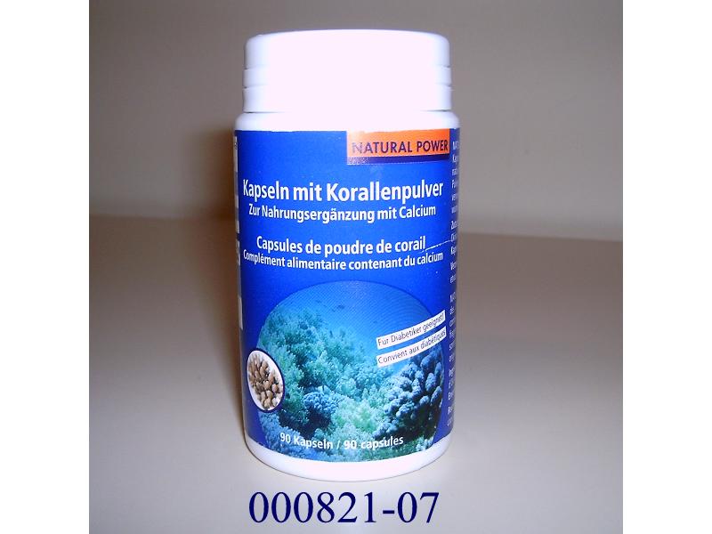 Lebensmittelzubereitung in Form von farblosen, schwach trüben Steckkapseln aus Hydroxypropylcellulose, gefüllt mit einem hellgrauen, feinen, nicht alkoholhaltigen Pulver bestehend aus, durch natürliche Erosion abgelösten Korallenbruchstücken; mit einem Calziumgehalt von 34,7 GHT; das Erzeugnis dient als Nahrungsergänzung.