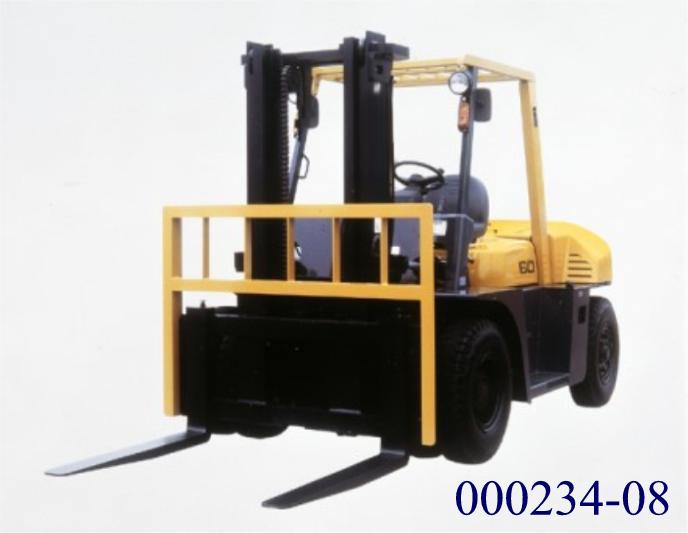 Gabelstapler mit Dieselmotor, 
- aus einem selbstfahrenden Karren mit Antriebsrädern, sechsrädriger Bauweise, Lenkrad, Fahrersitz, Hubeinheit aus Hubmast und Gabelträger, gabelförmiger Lastenauflage, Dieselmotorantrieb und Hydrauliksteuerung für Hub- und Fahrbewegungen, Bedien- und Anzeigeelementen, Hupe und Sicherheitsschalter,
- mit einer Hubhöhe von 3000 mm und einer Tragkraft von 8000 kg,
- zum Heben, Transportieren und Stapeln von diversen Waren.

Der Diesel-Gabelstapler wird durch einen mitfahrenden Bediener gesteuert und besitzt eine Hecklenkung mit sehr großem Lenkeinschlag. 
(Abbildung siehe Anlage)

"Mit Hebevorrichtung ausgerüsteter Karren zum Fördern und für das Hantieren, andere selbstfahrende Karren, zum Heben bis auf eine Höhe von 3000 mm - sog. Diesel-Gabelstapler"
