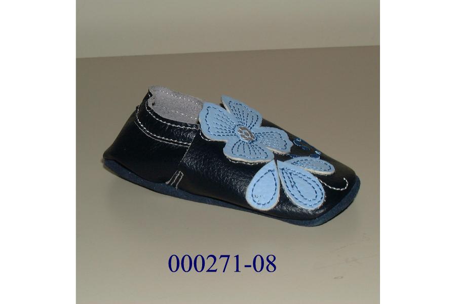Babyschuhe
- mit geschlossenem Blatt,
- die Knöchel nicht bedeckend, 
- mit einem Oberteil aus einfärbigem Lackleder, dekoriert mit einer stilisierten Blume,
- mit einer einlagigen Sohle aus Rauleder,
- Länge der Innensohle weniger als 24cm,
- hausschuhähnlicher Schuh (aufgrund der Laufsohle aus Rauleder eher für den Innenbereich vorgesehen).
