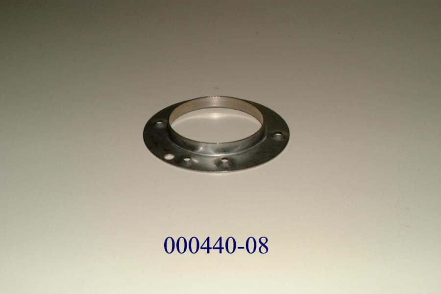 Es handelt sich um ein durch Stanzen hergestelltes kreisrundes Erzeugnis aus nicht rostendem Stahl, mit einem äußeren Durchmesser von ca. 87 mm und einem Innendurchmesser von ca. 55 mm, welches mit mehreren, unregelmäßig angeordneten, nach einer Seite gewölbten Bohrungen versehen ist.
(Abbildung siehe Anlage)

Derartige Erzeugnisse gehören als "Rohrverbindungsstücke (Flansche) aus nicht rostendem Stahl" zur Codenummer 7307 2100 90 des Elektronischen Zolltarifs.