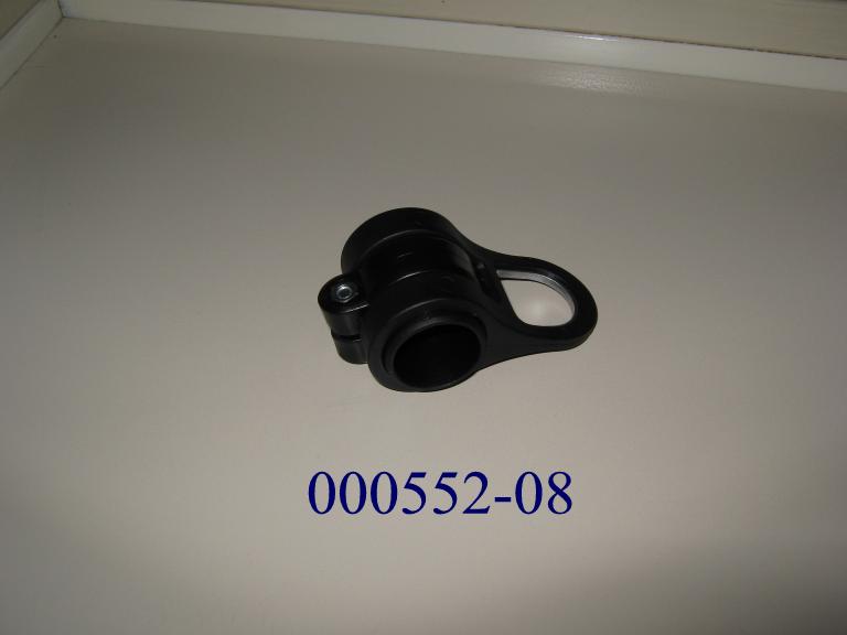 Tragöse ist eine zusammengesetzte Ware,
- aus mehreren form- und funktionsspezifisch gestalteten Kunststoff-Körpern mit einer Metalleinlage und einer Schraubverbindung aus Metall zur Montage am Schaft eines Heckenschneiders (nicht Gegenstand dieser verbindlichen Zolltarifauskunft), 
- die beweglich und drehbar montierte Tragöse ist zum Einhängen eines Umhänge-Traggurtes eines von Hand zu führenden, elektrischen Werkzeuges vorgesehen.
(Abbildung siehe Anlage)

"Teil, erkennbar ausschließlich für von eingebautem Elektromotor betriebenes, von Hand zu
führendes Werkzeug bestimmt - sog. Tragöse für Heckenschneider“.