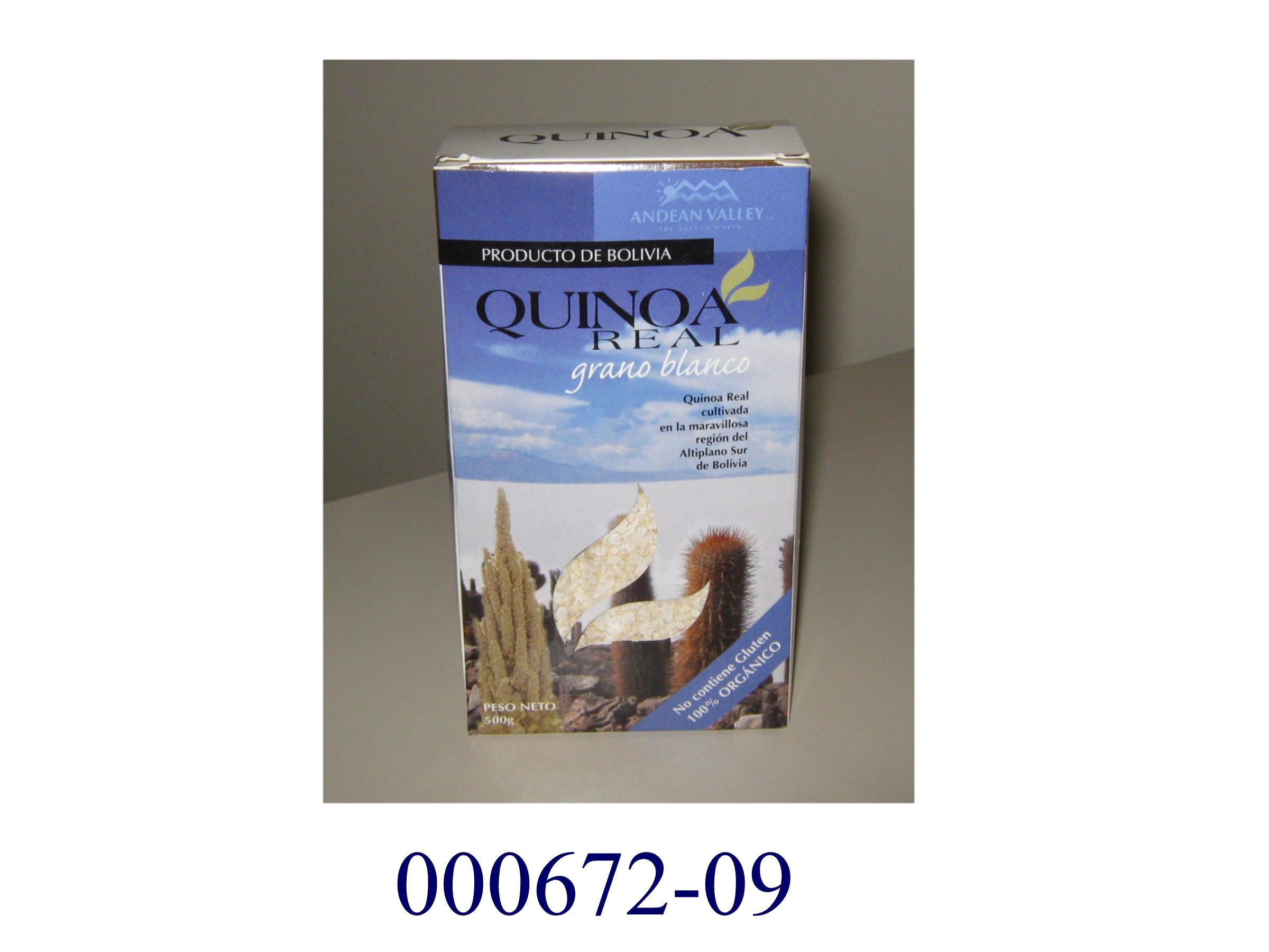 Hellbeige-weiße, feine, papierdünne Flocken aus Getreidekörnern, bestehend aus gewalzten Körnern von Quinoa (Reismelde), mit arteigenem Geruch und ebensolchem und zugleich leicht nussigem Geschmack; aufgemacht in einem buntbedruckten Faltkarton mit Schaufenster und transparentem Kunststoffinnenbeutel zu 500 g.