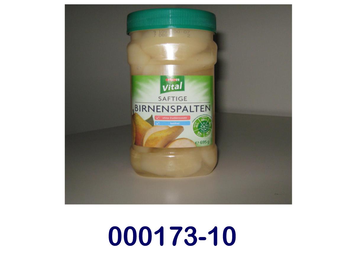 Nichtalkoholhaltige Fruchtzubereitung in Form von geschälten, entkernten Birnenspalten, eingelegt in einer hellgelben, trüben, fruchtsaftartig riechenden Flüssigkeit, mit Zusatz von Zucker; im Wesentlichen bestehend aus Birnenspalten, sowie einer Flüssigkeit aus Wasser, Fruchtsäften (Apfel- und Birnensaftkonzentrat) und Säuerungsmittel; in unmittelbaren Umschließungen mit einem Gewicht des Inhalts von weniger als 1 kg; aufgemacht in mit bunt bedrucktem Etikett versehenen Kunststoffdosen zu 695 g.