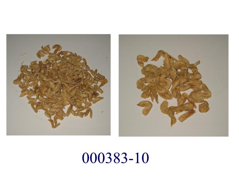 Beigefarbener, fester Rückstand aus der Gewinnung von Sojaöl durch Pressen in verschiedene Formen gebracht (Shrimps, Hähnchenflügel und Chips/Flocken); die Presslinge werden nach der Formung getrocknet, gekühlt und anschießend abgepackt und dienen zur menschlichen Ernährung.