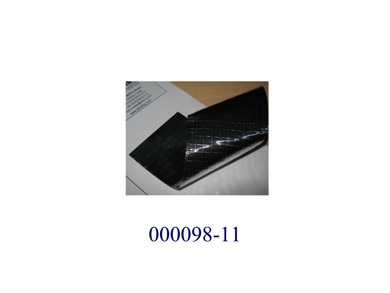 Flächenerzeugnis
- vierlagig, bestehend aus einer Alufolie (Dicke ca. 10 um), einem Gelege aus Glasfaserrovings, einer Kunststofffolie (Polyethylen – PE-LD) und einer Alufolie (Dicke ca. 10 um),
- mit einer Dicke (ohne Unterlage) von weniger als 0,021mm.