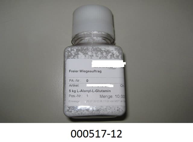 Anderes acyclisches Carbonsäureamid – L-Alanyl-L-Glutamin – in Form eines weißen, feinen, wasserlöslichen Pulvers.