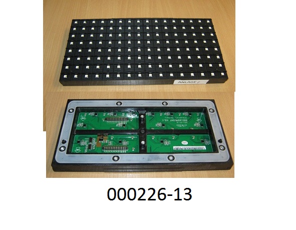LED-Modul eines Videowallpanels,
- bestehend aus einer mit mehrfarbigen Leuchtdioden-Chips an der Vorderseite, sowie 2 doppelreihigen 
  Stiftleisten, aktiven und passiven Bauelementen an der Rückseite bestückten, gedruckten Schaltung, 
  montiert auf einen ca. 25,5 x 12,6 x 2 cm großen Rahmen,
- das Produkt weist eine Auflösung von 16 x 8 Bildpunkten, einen Pixelabstand von 16 mm, sowie 
  Montagevorrichtungen auf, um mit anderen Segmenten zu einem Panel (nicht Gegenstand dieser VZTA) 
  zusammengebaut werden zu können;
- ohne Aufsteckplatine (Steuer- und Stromversorgungsschaltung);
- nicht videofähig.
(Abbildung siehe Anlage)