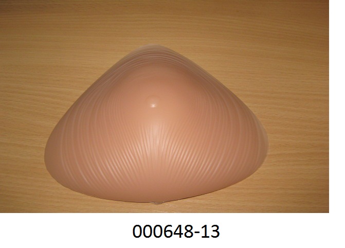 Künstlicher Körperteil für Frauen, in Form einer Brustprothese
- anatomisch geformt (die Form einer weiblichen Brust wiedergebend) aus Silikon,
- beidseitig verwendbar,
- in verschiedenen Größen vorliegend,
- wird am Körper nach einer Brustoperation (Mastektomie, Teiloperation) im BH (nicht Gegenstand dieser Auskunft) getragen, um die Körper-Symmetrie wieder herzustellen,
- aufgemacht in einem Karton mit einer besonderen Ausformung für die Aufnahme der Ware und bestückt mit einer Gebrauchs-/Pflegeanleitung.
(Abbildung siehe Anlage)