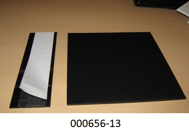 Rechteckige Platte aus Kunststoff mit einer Dicke von 1,6 mm (L x B: 1220 mm x 610 mm), nicht aus Zellkunststoff, weder verstärkt noch geschichtet oder auf ähnliche Weise mit anderen Stoffen verbunden, ohne Unterlage, nicht selbstklebend, bestehend aus zwei Schichten aus Poly(methylmethacrylat).