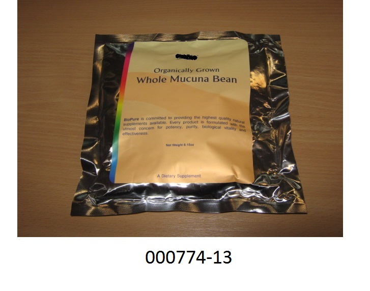 Hellbraunes, dunkel gesprenkeltes, mehlfeines Pulver, bestehend aus der feinst vermahlenen Bohne einer Hülsenfrucht (Mucuna sp.); aufgemacht in einem etikettierten, verschweißten Verbundfoliensack zu 8,15 oz (ca. 260 g).

Hinweis:
Das Erzeugnis enthält aus der Hülsenfrucht stammendes Dopamin.