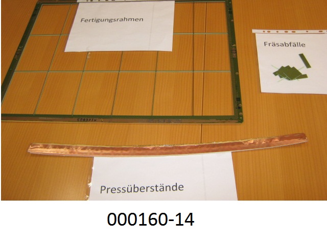 Abfälle bei der Leiterplattenproduktion:
Bei der Ware handelt es sich um Stanz-, Fräs-, und Pressrückstände die bei der
Leiterplattenproduktion anfallen (Fertigungsrahmen mit geringem Kupferanteil, Frästeile mit 
geringem Kupferanteil und Pressüberstände mit Kupferfolie), aus denen durch spezielle 
Recyclingverfahren das enthaltene Kupfer rückgewonnen wird.
Abfälle von Kupferwaren.
(Angaben laut Antragsteller)
(Abbildung siehe Anlage)