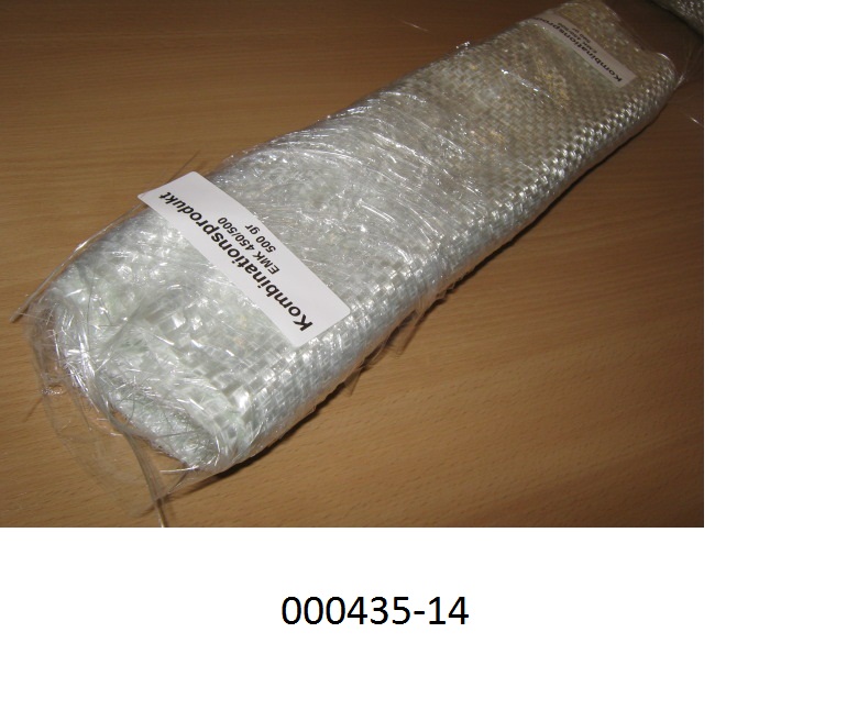 Zusammengesetzte Ware aus Glasfasern
- bestehend aus einem flächigen, zweischichtigen Erzeugnis
- eine Seite stellt ein Gewebe aus Glasfaserrovings dar,
- die andere Seite besteht aus einer Matte aus Glasfasern.
Ein charakterbestimmender Bestandteil konnte nicht ermittelt werden.
 (Abbildung siehe Anlage)