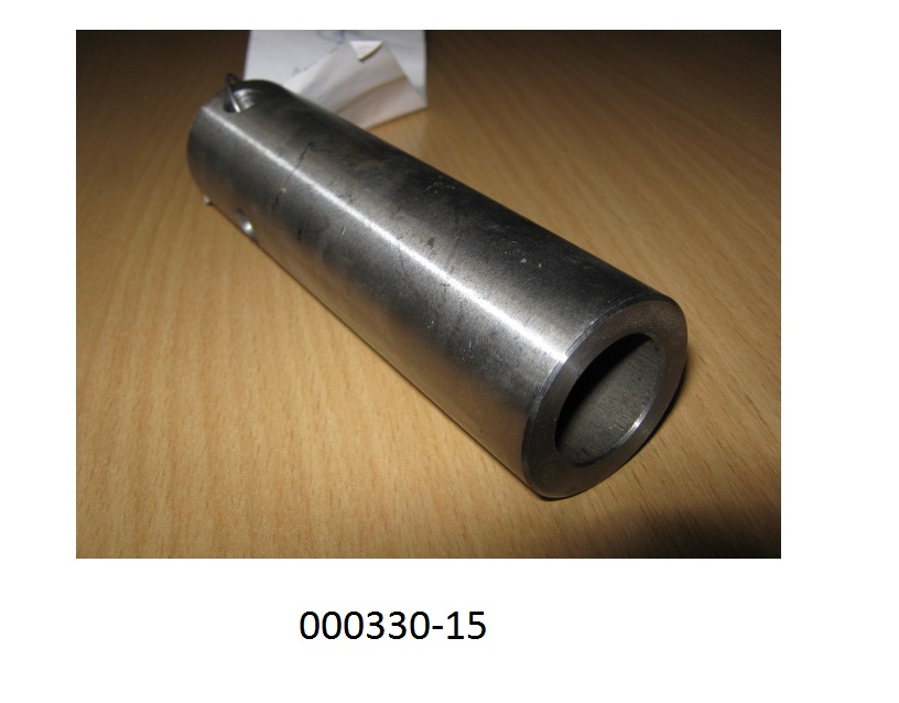 Nahtloses, ca. 115 mm langes, Rohr aus unlegiertem Stahl, mit einem Außendurchmesser von ca. 32 mm und einer Wandstärke von ca. 6 mm, das an einem Ende drei Bohrungen mit einem Durchmesser von ca. 8 mm aufweist. Das Rohr besitzt einen kreisförmigen Querschnitt, das einen Außendurchmesser von höchstens 406,4 mm und ein Kohlenstoffäquivalent (CEV) gemäß den Berechnungen und der chemischen Analyse des International Institute of Welding (IIW) von maximal 0,86 hat.
Mit einem Gehalt von mehr als 90 GHT an Eisen (Fe), sowie Anteilen an Mangan (Mn), Cobalt (Co), Chrom (Cr) und Vanadium (V).
(Abbildung siehe Anlage)
