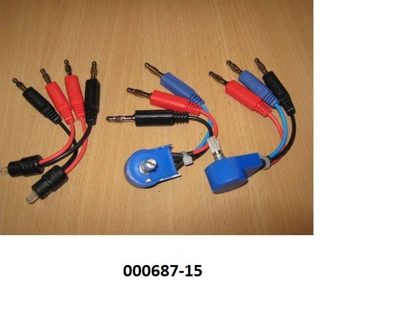 Eine Zusammenstellung von Waren in einer gemeinsamen Verkaufsumschließung in Form einer Kunststoffverpackung im Wesentlichen bestehend aus: 
1) Potentiometer (5KΩ) in Form einer zusammengesetzten Ware, bestehend aus:
- drei elektrisch isolierten Litzendrähten, 
                                     
- mit einem Potentiometer an einem und drei Rundstecker am anderen Ende. 
Das Potentiometer wird als charakterbestimmend angesehen.
(Abbildung siehe Anlage) 
und
2) LED (Stroboskope) = (nicht Gegenstand dieser VZTA)
- aus zwei elektrisch isolierten Litzendrähten                                                                                                                              
- mit einer LED an einem und zwei Rundstecker am anderen Ende. 
Die LED (kein Stroboskope von 9029) wird als charakterbestimmend angesehen.

(5 KΩ Stroboscope (250V; 10A) & LED Potentiometer (24V; 10A)) in einer gemeinsamen Zusammenstellung stellen keine Warenzusammenstellung im Sinne der AV 3 b dar. Getrennte Einreihung in die jeweilige Position. 
Für die LED (Stroboskope) wurde die VZTA AT 2016/000052 erteilt.)
