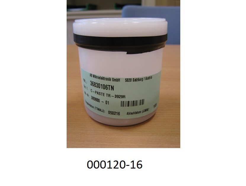 Silberfarbene, hochviskose Zubereitung (Dickschichtpaste), im Wesentlichen bestehend aus einer Mischung von Silber und Kupfer mit Metalloxiden und organischen Zusätzen; das Produkt dient zur Herstellung von Dickschichtschaltungen.