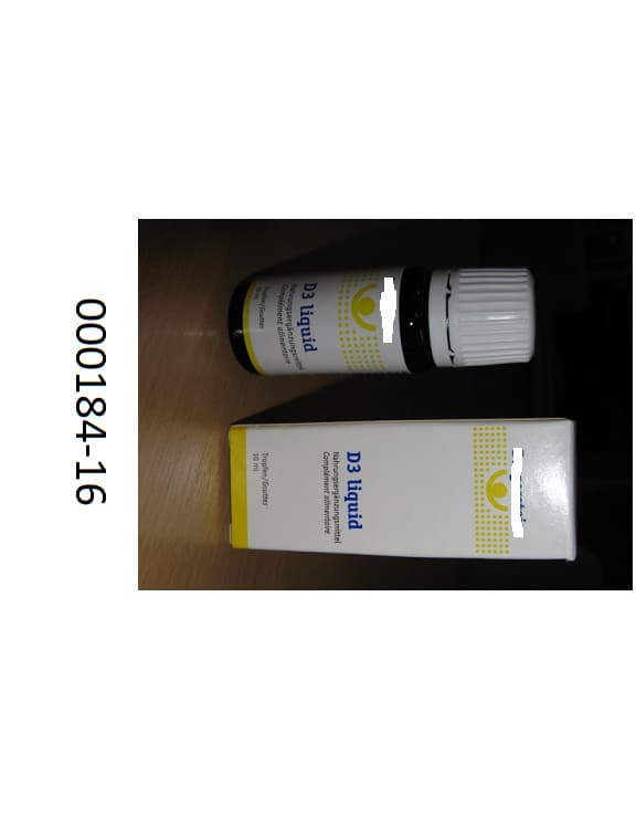 Unmittelbar trinkbares, farbloses, klares, öliges, nicht alkoholhaltiges Getränk, im Wesentlichen bestehend aus einem MCT-Öl (mittelkettige Triglycerole) mit Zusatz von Vitamin D3 (Cholecalciferol) und Vitamin E (alpha-Tocopherol); keine Erzeugnisse der Positionen 0401 bis 0404 und keine Fette aus Erzeugnissen der Positionen 0401 bis 0404 enthaltend; keinen Zucker (Saccharose oder Invertzucker) enthaltend; aufgemacht in einer buntbedruckten Kartonschachtel, ein etikettiertes Braunglasfläschchen mit Tropfeinsatz und weißem Schraubverschluss mit Sprengring enthaltend; der Gehalt an Vitamin D3 liegt nicht im therapeutisch/prophylaktischen Bereich; das Erzeugnis wird tropfenweise eingenommen und dient als Nahrungsergänzung.