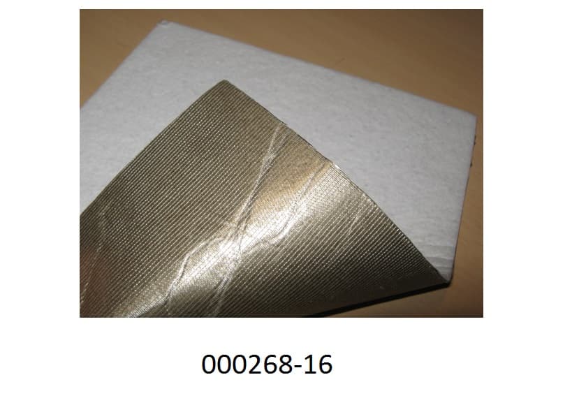 Glimmerware, in Form eines Musterstückes
- dreilagig, flächig gearbeitet,
- bestehend aus einer Deckschicht aus einem kunststoffgebundenen Glasfasergewebe, einer Mittellage aus einem agglomerierten Glimmer und einer unteren Lage aus einem Vlies,
- in Rollenform vorliegend.
(Abbildung siehe Anlage)