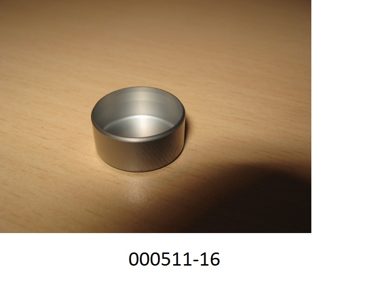 Es handelt sich um ein ca. 7 mm hohes, mattgraues Schälchen aus einer Titanlegierung mit einem Durchmesser von ca. 16 mm.
Mit einem Gehalt von 88,68 GHT an Titan, sowie Anteilen an Aluminium, Vanadium und Eisen.
(Abbildung siehe Anlage)