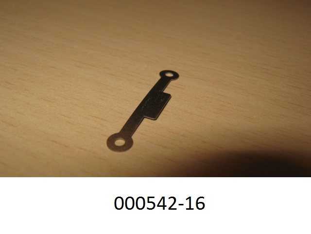 Es handelt sich um eine speziell geformte, mattgraue Ware (Abmessungen: ca. 26 x 4 x 0,1 mm), welche an beiden Enden mit jeweils einem Loch versehen ist und mittig eine Verbreiterung aufweist.
Mit einem Gehalt von 99,84 GHT an Titan, sowie Anteilen an Eisen, Chrom und Wolfram.
(Abbildung siehe Anlage)