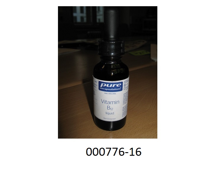Nicht alkoholhaltiges, rotes, klares, süß und etwas säuerliches, unmittelbar trinkbares Getränk, im Wesentlichen bestehend aus B12 Vitaminen (Cobalamine) in einer Matrix aus Wasser, Glycerin, Zitronensäure, Kaliumsorbat und Steviolglycosiden; keine Erzeugnisse der Positionen 0401 bis 0404 und keine Fette aus Erzeugnissen der Positionen 0401 bis 0404 enthaltend; keinen Zucker (Saccharose oder Invertzucker) enthaltend; aufgemacht in einem etikettierten Braunglasfläschchen mit schwarzem Schraubverschluss mit integrierter Quetschpipette zu 30 ml; das Erzeugnis wird als Ergänzungslebensmittel angekündigt.
