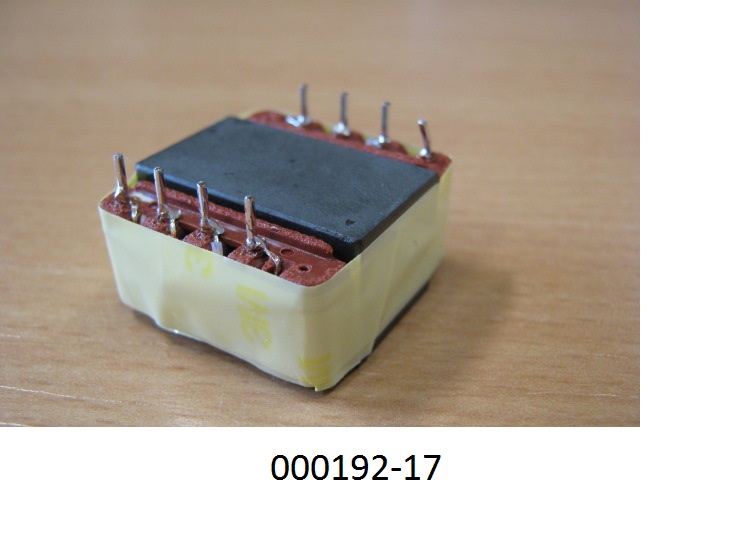 Transformator,
- bestehend aus vier elektrisch isolierten Wicklungen um einen gemeinsamen, rechteckigen Ferritkern auf einem Träger aus Kunststoff mit 8 Anschlusspins,
- mit einer Induktivität von 2,00 (+/-5%) mH.
- zur Verwendung in Steuergeräten und LED-Lichtquellen für die Leuchtenindustrie.
(Angaben laut Antragsteller)
(Abbildung siehe Anlage)

"Andere Transformatoren, nicht für zivile Luftfahrzeuge, zur Verwendung bei der Herstellung elektronischer Betriebsgeräte, Steuergeräte und LED-Lichtquellen für die Leuchtenindustrie".