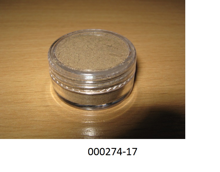 Anderer verarbeiteter Tabak, und zwar Schnupftabak, in Form eines bräunlich-grauen, sehr feinen Pulvers mit aromatischem Geruch, bestehend aus getrockneten und feinst vermahlenen Tabakblättern, vermengt mit der Asche anderer Pflanzen; in verschiedenen Aufmachungen.