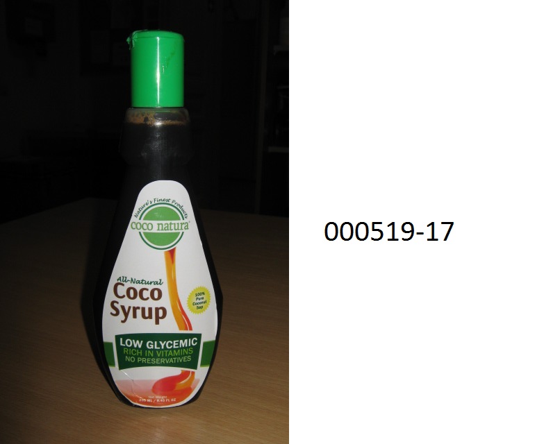 Brauner, trüber, dickflüssiger, arteigen aromatisch riechender und ebenso, sowie süß schmeckender Zuckersirup, ohne Zusatz von Aroma oder Farbstoffen, im Wesentlichen bestehend aus dem aus der Blütenknospe der Kokospalme gewonnenen und durch Kochen eingedickten Pflanzensaft; in diversen Aufmachungen.