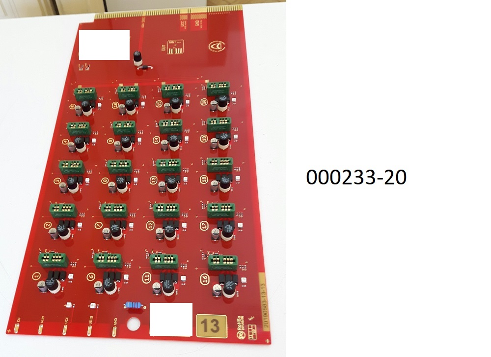 Stresstestboard für Laserdioden-Treiber,
- bestehend aus einer mit Transceivern, Schmitt-Trigger, Leuchtdioden, elektrischen Sicherungen, weiteren aktiven und passiven Bauelementen, sowie 20 elektrischen Steckvorrichtungen bestückten, mehrlagig gedruckten, ca. 40 x 20 cm großen Schaltung, welche an einer Längsseite zu einem mehrpoligen Platinen-Stecker ausgebildet ist und an der gegenüberliegenden Seite elektrische Kontakte (EN, PWM, VCC, VDIG und GND) aufweist,
-  das Erzeugnis wird als Teil einer spezifischen Stresstestanlage mit zu prüfenden elektronischen Komponenten bestückt, die dort getestet und dabei verschiedene elektrische Kenngrößen geprüft werden. 
(Abbildung laut Anlage)