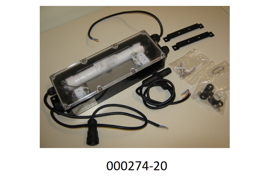 Notlichtbetriebsgerät für LED-Industriebeleuchtungskörper, bestehend aus einem elektrischen Akkumulator, einem Stromrichter-Modul, einer Statusleuchte und einer 4-poligen Anschlussklemme in einem gemeinsamen Gehäuse mit drei herausgeführten Anschlusskabeln. 
Der stabförmige Akkumulator besteht aus 4 elektrisch verbundenen Nickel-Cadmium-D-Zellen mit einer elektrischen Kapazität von insgesamt 4Ah.
Das mit dem Akkumulator elektrisch verbundene Stromrichter-Modul enthält eine mehrlagig gedruckte, mit Spannungsregler, Transformatoren, Optokoppler, Jumper, Relais, integrierten Schaltungen, elektrischen Klemm- und Steckanschlüssen, sowie weiteren aktiven und passiven Bauelementen bestückte Schaltung mit Klemmanschlüssen;
- dient als Stromquelle zur Versorgung eines LED-Beleuchtungskörpers (nicht Gegenstand dieser VZTA) bei Stromausfall (Hauptfunktion), zum Laden des Akkumulators im Netzbetrieb, sowie zum Durchführen von Funktions- und Betriebsdauertest nach Einbindung in ein entsprechendes Steuerungssystem (nicht Gegenstand dieser VZTA).
Das Erzeugnis ist zusammen mit Montagematerial und Montageanleitung in einer gemeinsamen Verpackung aufgemacht.
(Abbildung laut Anlage)