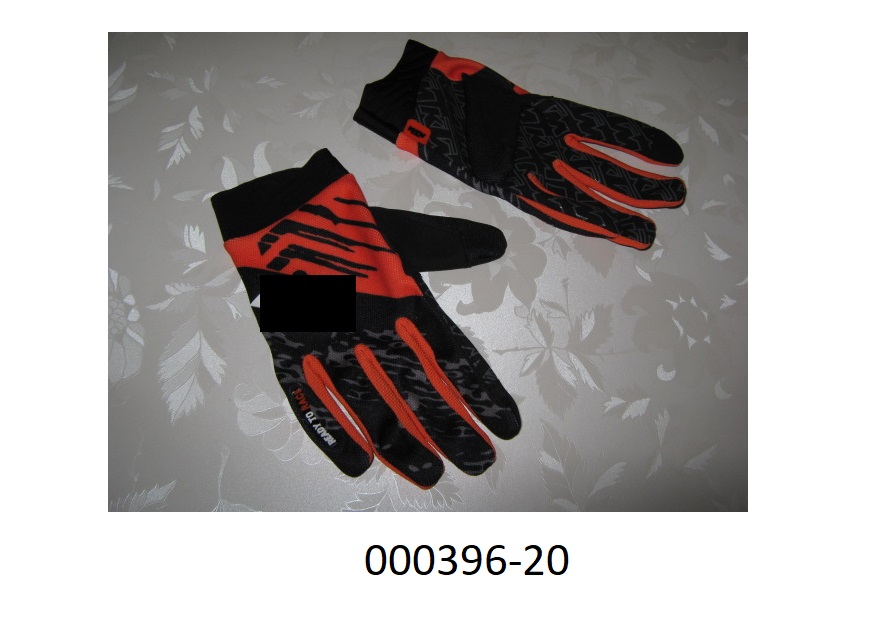 Fingerhandschuh 
- bis über das Handgelenk reichend,
- die Handinnenfläche besteht aus einem chemisch verfestigten Vlies (Lederimitat auf Polyamidbasis) und ist teilweise mit Kunststoff beschichtet; der Daumen, die Fingerrücken und der Handrücken bestehen aus einer bedruckten Wirkware auf Polyesterbasis; die Fingerzwischenräume sind aus einer Wirkware auf Polyamidbasis gearbeitet; im Pulsbereich befindet sich eine geschäumte Masse, welche beidseitig von einem Gewirke auf Polyamibasis überzogen wird,
- an der Handinnenfläche befinden sich Aufdrucke aus Kunststoff (Silikon),
- flächenmäßig überwiegt das Gewirke,
- durch Zusammennähen konfektioniert,
- verpackt in einem Beutel aus Kunststofffolie.
(Abbildung siehe Anlage)