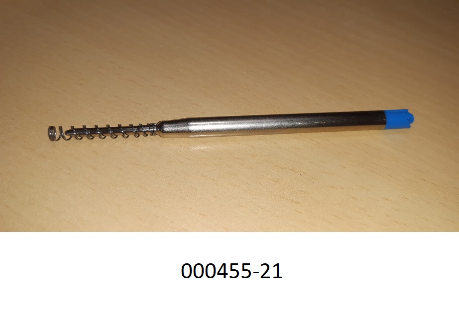 Teil für Kugelschreiber,
- bestehend aus einem mit Tinte befüllten Behälter aus Metall sowie einer Metallkugel am Schreibende,
- mit einer Feder ausgestattet.
Es handelt sich um einen ausschließlich für Kugelschreiber bestimmten Teil, die Mine wird als charakterbestimmend angesehen.
(Angaben laut Antragsteller)