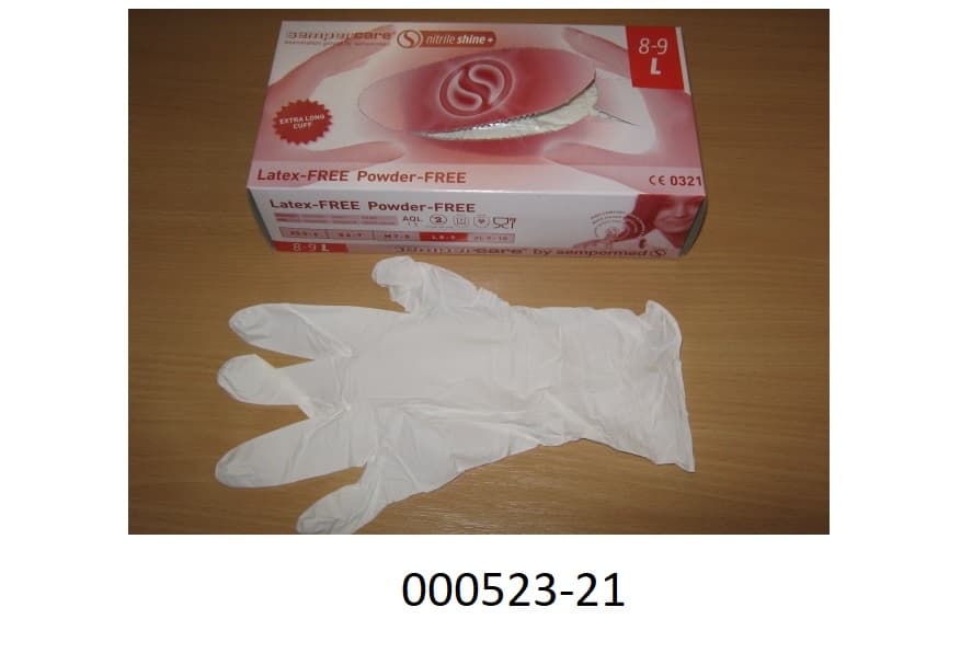 Fingerhandschuhe in Form von Einmal-Schutzhandschuhen
- bestehend aus synthetischem Kautschuk (Nitril-Butadien-Kautschuk),
- weißfärbig, zu 150 Stück in einer Faltschachtel verpackt,
- puderfrei, nicht steril verpackt, 
- die Anforderungen der Normen EN 455 (Prüfung auf Dichtigkeit), EN 374 und EN 420 erfüllend.
(Angaben laut Produktspezifikation, Abbildung siehe Anlage)