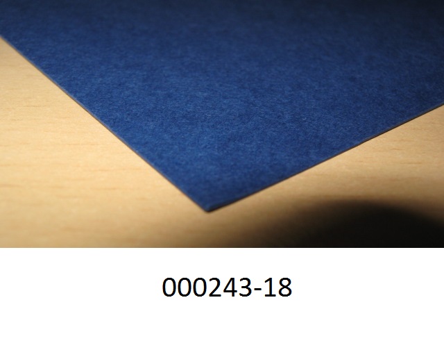 Papier
- in rechteckigen B?gen vorliegend (laut Firmenangaben mit den Ma?en von ca. 30 x 41cm),
- beidseitig ungestrichen,
- mit einem Gehalt an Zellstoff von ?ber 95%,
- mit einem Quadratmetergewicht von 239g,
- ohne Gehalt an Fasern, in einem mechanischen oder chemisch-mechanischen Aufbereitungsverfahren gewonnen, oder von 10 GHT oder weniger solcher Fasern, bezogen auf die Gesamtfasermenge.
(Abbildung siehe Anlage)