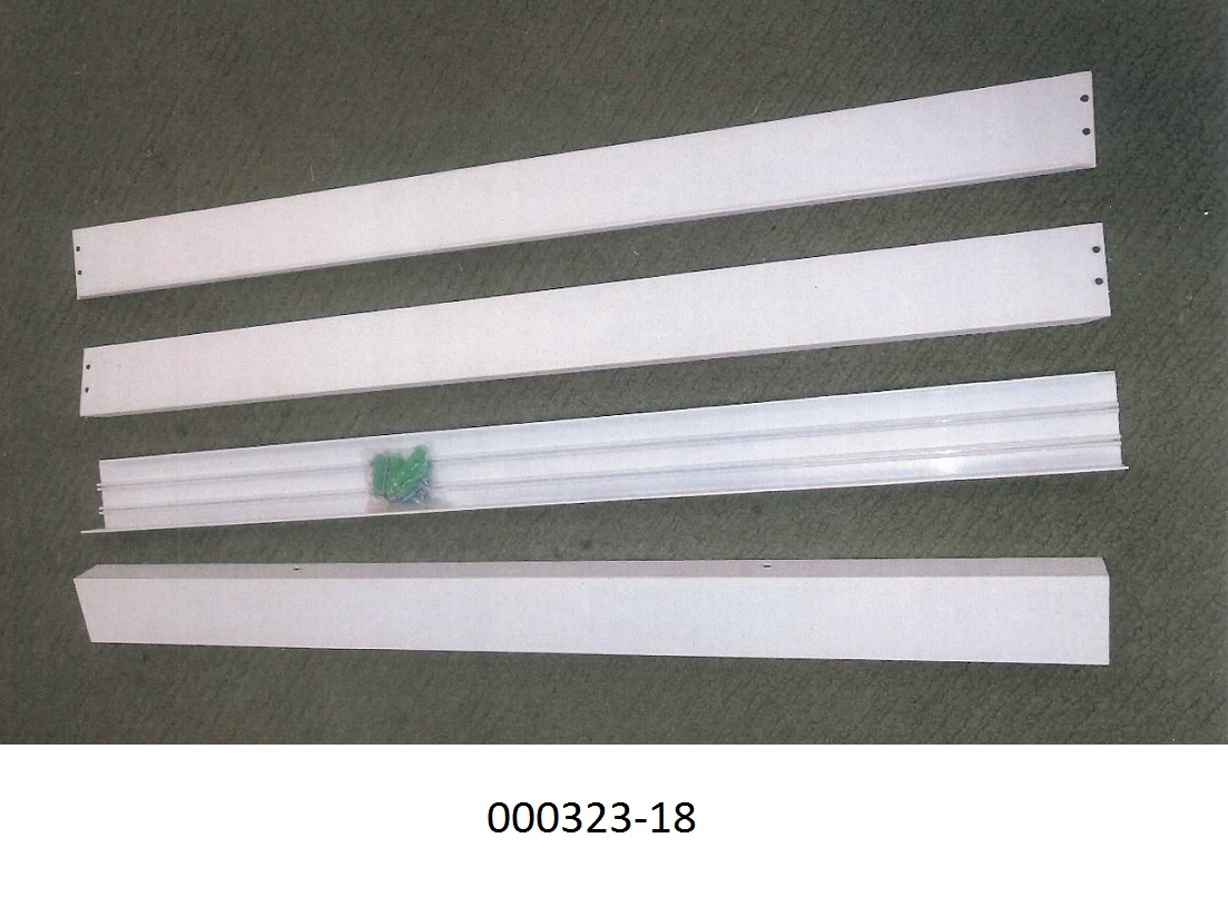 Bei dem Erzeugnis handelt es sich um vier spezifisch geformte, weiß lackierte Winkelprofile aus Aluminium, die zu einem Rahmen zusammengefügt werden, um eine LED-Beleuchtung in Decken zu befestigen. 
Die 62,5 cm langen, mit Bohrungen und Profilierungen versehenen Profile stellen einen erkennbaren Teil eines elektrischen Beleuchtungskörpers dar und sind zusammen mit Montagematerial (14 Schrauben aus Stahl und 4 Kunststoffdübel) in einem Karton verpackt.
(Angaben laut Antragsteller)
(Abbildung siehe Anlage)