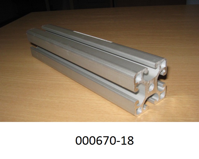 Vierflügeliges Hohlprofil aus legiertem, stranggepresstem Aluminium, in Längen von ca. 6 Meter. 
Mit einem Gehalt von 98,49 GHT an Aluminium (Al), sowie Anteilen an Magnesium (Mg), Silicium (Si), Schwefel (Sx), Eisen (Fe), Mangan (Mn), Zink (Zn).
(Abbildung siehe Anlage)