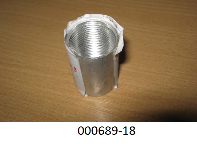 Muffe mit Innengewinde (Abmessungen: L x ID ca. 4 x 2,5 cm) sog. Gewindemuffe, aus nicht legiertem, stranggepresstem Aluminium.
Mit einem Gehalt von 99,85 GHT an Aluminium (Al), sowie Anteilen an Eisen (Fe), Zink (Zn), Chrom (Cr).
(Abbildung siehe Anlage)