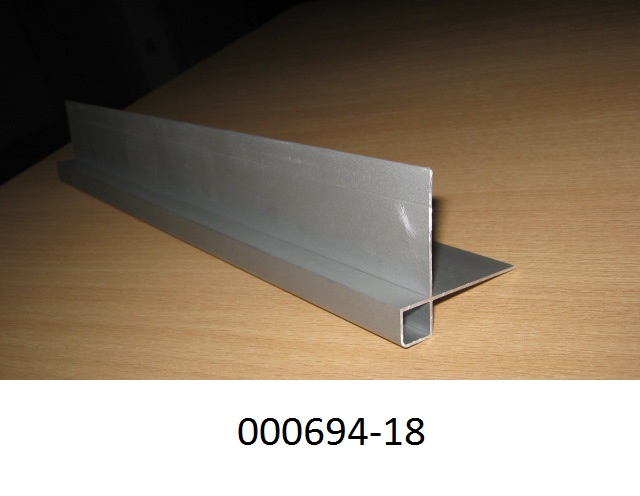 Kanten-Hohlprofil aus legiertem, stranggepresstem Aluminium, in Längen von ca. 3 Meter, welches zwei Längsrillen aufweist. 
Mit einem Gehalt von 98,64 GHT an Aluminium (Al), sowie Anteilen an Magnesium (Mg), Silicium (Si), Eisen (Fe), Galium (Ga), Vanadium (V).
(Abbildung siehe Anlage)