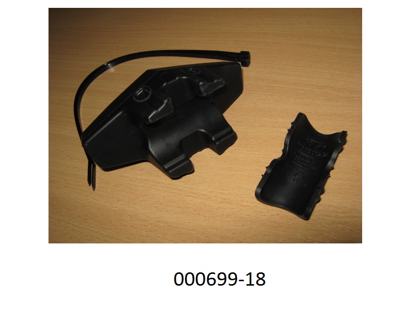 Zubehör für Krafträder, in Form eines Lenkerpolsters, bestehend aus
- dem Lenkerpolster, mit Abmessungen von ca. 12 x 6 x 5,5cm (LxBxH), gearbeitet aus geschäumtem Polyurethan, mit diversen Lochungen und einer halbrunden Aussparung für eine Lenkstange versehen,
- einer Halteschale mit einer Länge von ca. 6,5cm, einer Stärke von ca. 2mm, und einem halbrunden Querschnitt, gearbeitet aus Polypropylen,
- 2 Kabelbindern aus Polyamid, mit je einer Länge von ca. 29,5cm.
Die Halteschale und Kabelbinder fixieren den Lenkerpolster auf dem Motorradlenker. Der Lenkerpolster dient zum Schutz des Fahrers, um einen Aufprall auf dem Lenker zu verhindern. Die Ware ist als Zubehör erkennbar hauptsächlich für Krafträder bestimmt.
(Abbildung siehe Anlage, Materialangaben laut Antragsteller)