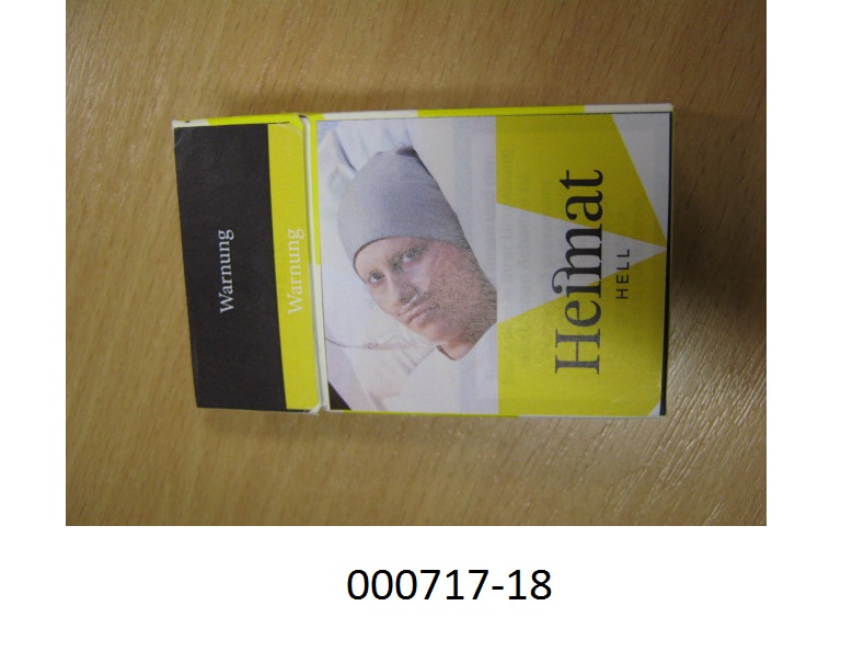Filterzigaretten, Tabak enthaltend, keine Nelken enthaltend, bestehend aus einer weißen Zigarettenhülse mit einem von gelbem Papier umhüllten Filter (Länge 8,4 cm, Durchmesser 0,8 cm) gefüllt mit einem braunen Pflanzenfeinschnitt, mit charakteristischem Geruch nach Tabak; aufgemacht in einer bunt bedruckten Zigarettenschachtel mit innen eingelegtem Papier zu 20 Stück.