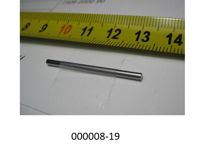Es handelt sich um einen ca. 32 mm langen Metallstift aus nicht rostendem Stahl, mit einem Durchmesser von ca. 0,8 mm und abgerundeten Enden.
(Abbildung siehe Anlage)