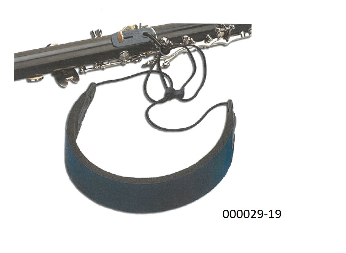 Zubehör für ein Musikinstrument (Klarinette), in Form eines Halsgurtes
- bestehend aus einem Band aus einer geschäumten Masse auf Polyurethanbasis, überzogen mit einer Wirkware auf Polyamidbasis, die Kanten sind nicht gesäumt, mit einer Länge von ca. 38cm, einer Dicke von ca. 7mm und an der breitesten Stelle ca. 3,5cm, an beiden Enden spitz zulaufend,
- an den Enden mit einer geflochtenen Schnur aus Multifilamentgarnen auf Polyamidbasis verbunden, welche mit einem Haken aus Kunststoff ausgestattet ist.
Der Gurt wird um den Hals gelegt um das Spielen des Instrumentes, welches mittels des Hakens am Gurt fixiert ist, zu ermöglichen.
Es handelt sich um eine Vorrichtung, welche das Instrument für das Musizieren geeignet macht, seine Verwendungsmöglichkeiten erweitert, bzw. es in die Lage versetzt, eine im Zusammenhang mit seiner Hauptfunktion stehende Tätigkeit auszuführen.
(Abbildung siehe Anlage)