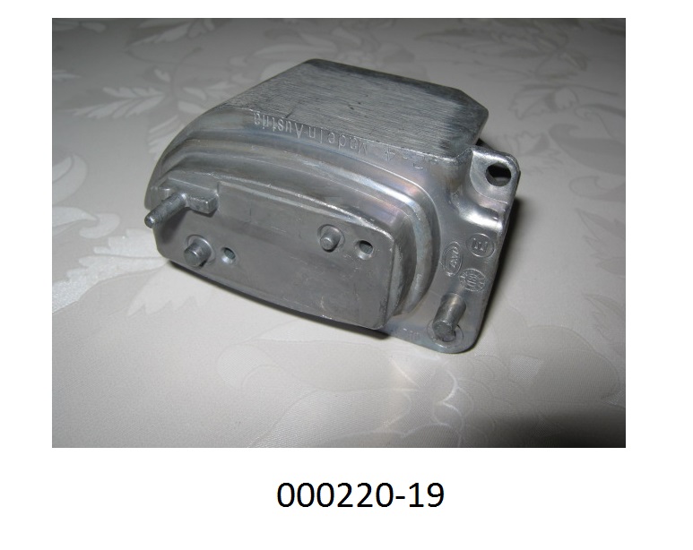 KÃ¼hlkÃ¶rper (Heatsink) aus Aluminium,
- maÃhaltig nach Werkzeichnung gefertigte KÃ¶rper, mit spezifisch geformten Platten jeweils aus einer Aluminium-Druckguss Legierung mit Profilierungen, aufragenden KÃ¼hlrippen und passgenauen Montagebohrungen, 
- erkennbar ausschlieÃlich zur Verwendung als WÃ¤rmeableiter in LED-BeleuchtungsgerÃ¤ten von der fÃ¼r Kraftfahrzeuge verwendeten Art (LED-Kraftfahrzeugscheinwerfer) bestimmt.
(Angaben laut Antragsteller)
(Abbildung s. Anlage)