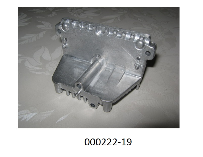 KÃ¼hlkÃ¶rper (Heatsink) aus Aluminium,
- maÃhaltig nach Werkzeichnung gefertigte KÃ¶rper, mit spezifisch geformten Platten jeweils aus einer Aluminium-Druckguss Legierung mit Profilierungen, aufragenden KÃ¼hlrippen und passgenauen Montagebohrungen, 
- erkennbar ausschlieÃlich zur Verwendung als WÃ¤rmeableiter in LED-BeleuchtungsgerÃ¤ten von der fÃ¼r Kraftfahrzeuge verwendeten Art (LED-Kraftfahrzeugscheinwerfer) bestimmt.
(Angaben laut Antragsteller)
(Abbildung s. Anlage)