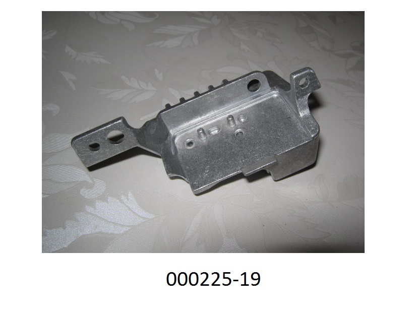 KÃ¼hlkÃ¶rper (Heatsink) aus Aluminium,
- maÃhaltig nach Werkzeichnung gefertigte KÃ¶rper, mit spezifisch geformten Platten jeweils aus einer Aluminium-Druckguss Legierung mit Profilierungen, aufragenden KÃ¼hlrippen und passgenauen Montagebohrungen, 
- erkennbar ausschlieÃlich zur Verwendung als WÃ¤rmeableiter in LED-BeleuchtungsgerÃ¤ten von der fÃ¼r Kraftfahrzeuge verwendeten Art (LED-Kraftfahrzeugscheinwerfer) bestimmt.
(Angaben laut Antragsteller)
(Abbildung s. Anlage)