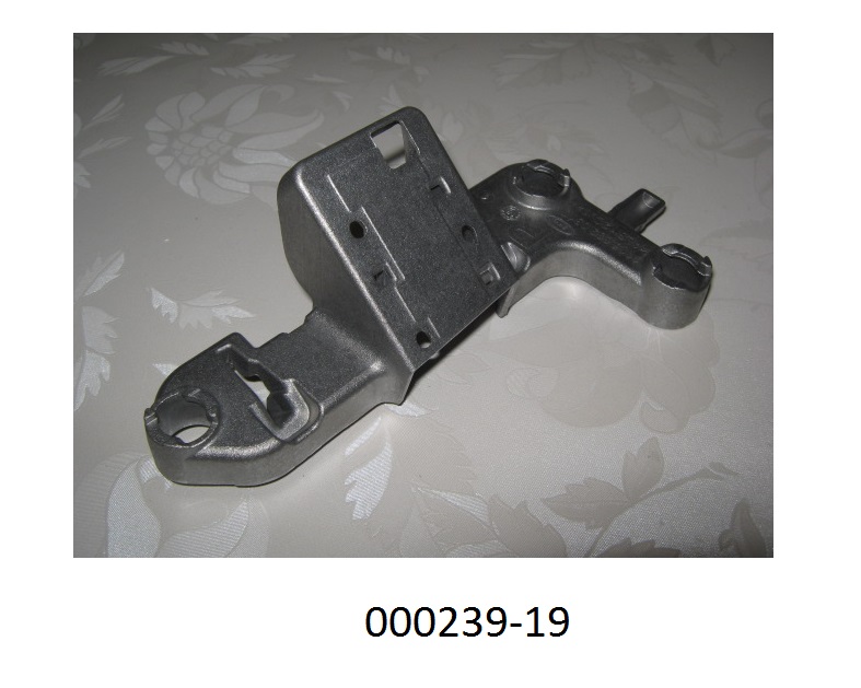 KÃ¼hlkÃ¶rper (Heatsink) aus Aluminium,
- maÃhaltig nach Werkzeichnung gefertigte KÃ¶rper, mit spezifisch geformten Platten jeweils aus einer Aluminium-Druckguss Legierung mit Profilierungen, aufragenden KÃ¼hlrippen und passgenauen Montagebohrungen, 
- erkennbar ausschlieÃlich zur Verwendung als WÃ¤rmeableiter in LED-BeleuchtungsgerÃ¤ten von der fÃ¼r Kraftfahrzeuge verwendeten Art (LED-Kraftfahrzeugscheinwerfer) bestimmt.
(Angaben laut Antragsteller)
(Abbildung s. Anlage)