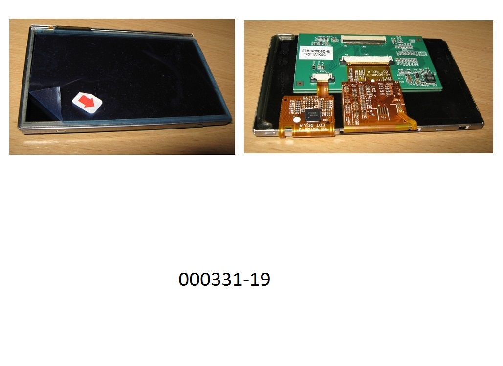 Anzeigetafel mit Flüssigkristallanzeige (LCD-TFT); auf einer gedruckten Schaltung mit aktiven und passiven Bauelementen angebracht. Die passive Matrix-LCD-Anzeige mit 4,3“ oder 7,0“ Diagonale ist mit einem kapazitiven Touch ausgestattet.
Die Ansteuerung des Displays erfolgt von externen Quellen über einen I2C-Bus.
(Abbildung siehe Anlage)
