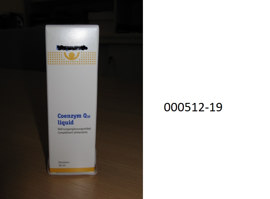 Nicht alkoholhaltiges, orangefarbenes, leicht trübes, viskoses, unmittelbar trinkbares Getränk; im Wesentlichen bestehend aus einer Zubereitung auf Basis von Coenzym Q10 in einer Lösung aus Glycerin, Wasser, pflanzlichem Öl und anderen Zusatzstoffen; keine Erzeugnisse der Positionen 0401 bis 0404 und keine Fette aus Erzeugnissen der Positionen 0401 bis 0404 enthaltend; keinen Zucker (Saccharose oder Invertzucker) enthaltend; aufgemacht in einem bedruckten Überkarton, ein etikettiertes Braunglasfläschchen mit weißem Schraubverschluss samt Pumpaufsatz und einer Sicherungskappe enthaltend; das Erzeugnis wird tropfenweise eingenommen und dient als Nahrungsergänzung.
