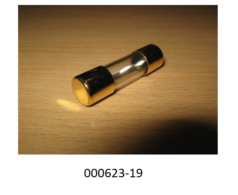 Glassicherung aus einem Schmelzdraht in einem länglichen farblosen Glaskolben mit jeweils einer Anschlusskappe aus vergoldetem Metall an jeder Seite und für eine Stromstärke von 60A ausgelegt. Dient zum einmaligen Unterbrechen (Schützen) elektrischer Stromkreise durch Schmelzen des eingebauten Schmelzdrahtes bei Überschreitung einer definierten Stromstärke.
(Angaben laut Antragsteller)
(Abbildung siehe Anlage)