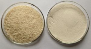 Zaadhuid van vlozaad (psyllium husk).
Psyllium husk is geschikt voor menselijke en dierlijke consumptie en wordt zowel gemalen als ongemalen op de markt gebracht.
Het product bestaat hoofdzakelijk uit vezels die oplossen in water en een geleiachtige substantie vormen.
Het ziet eruit als een bleek tot zandkleurig meel.
